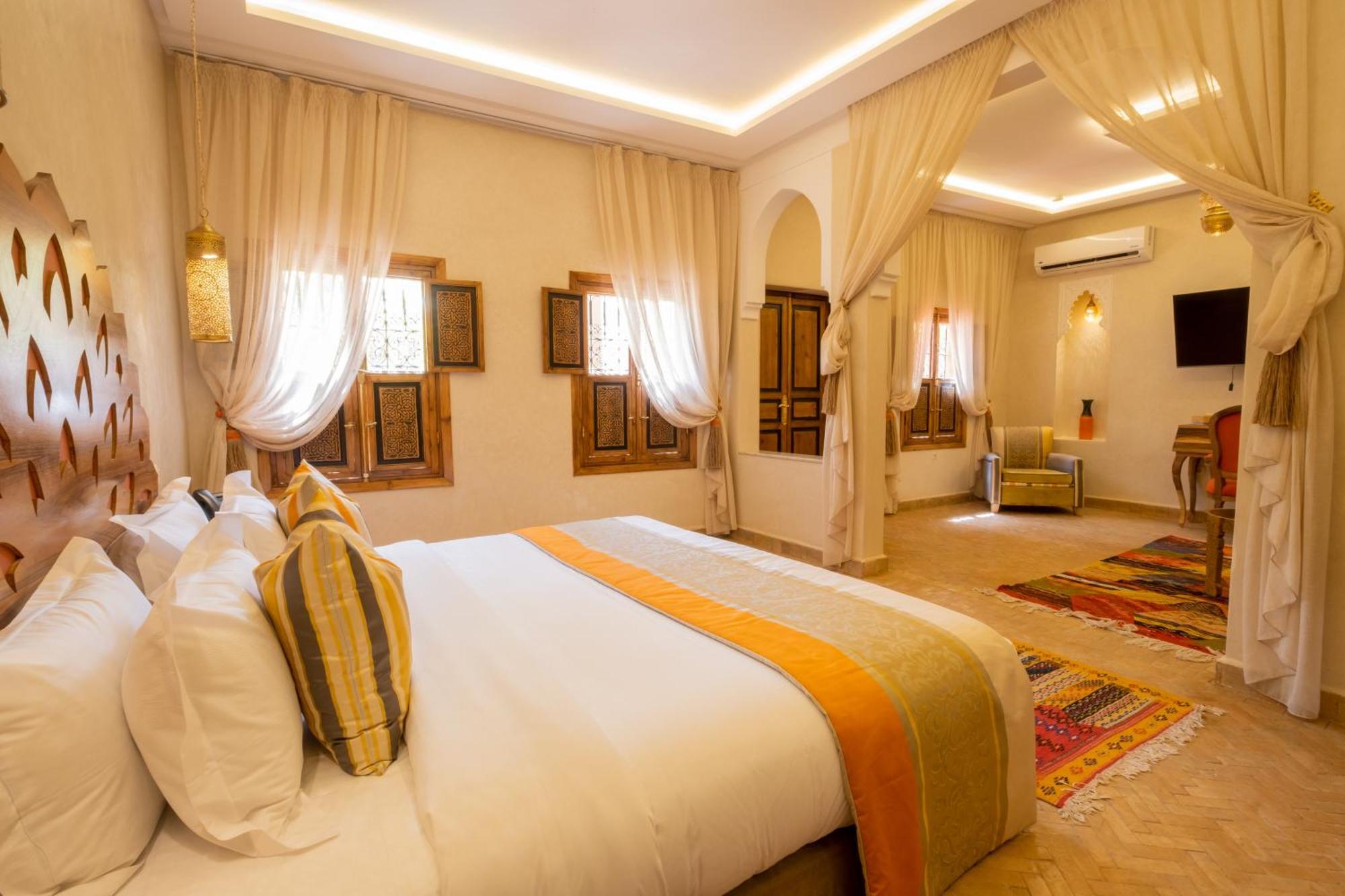 Le Palais Averroes - Adults Only Lagouassem Bagian luar foto