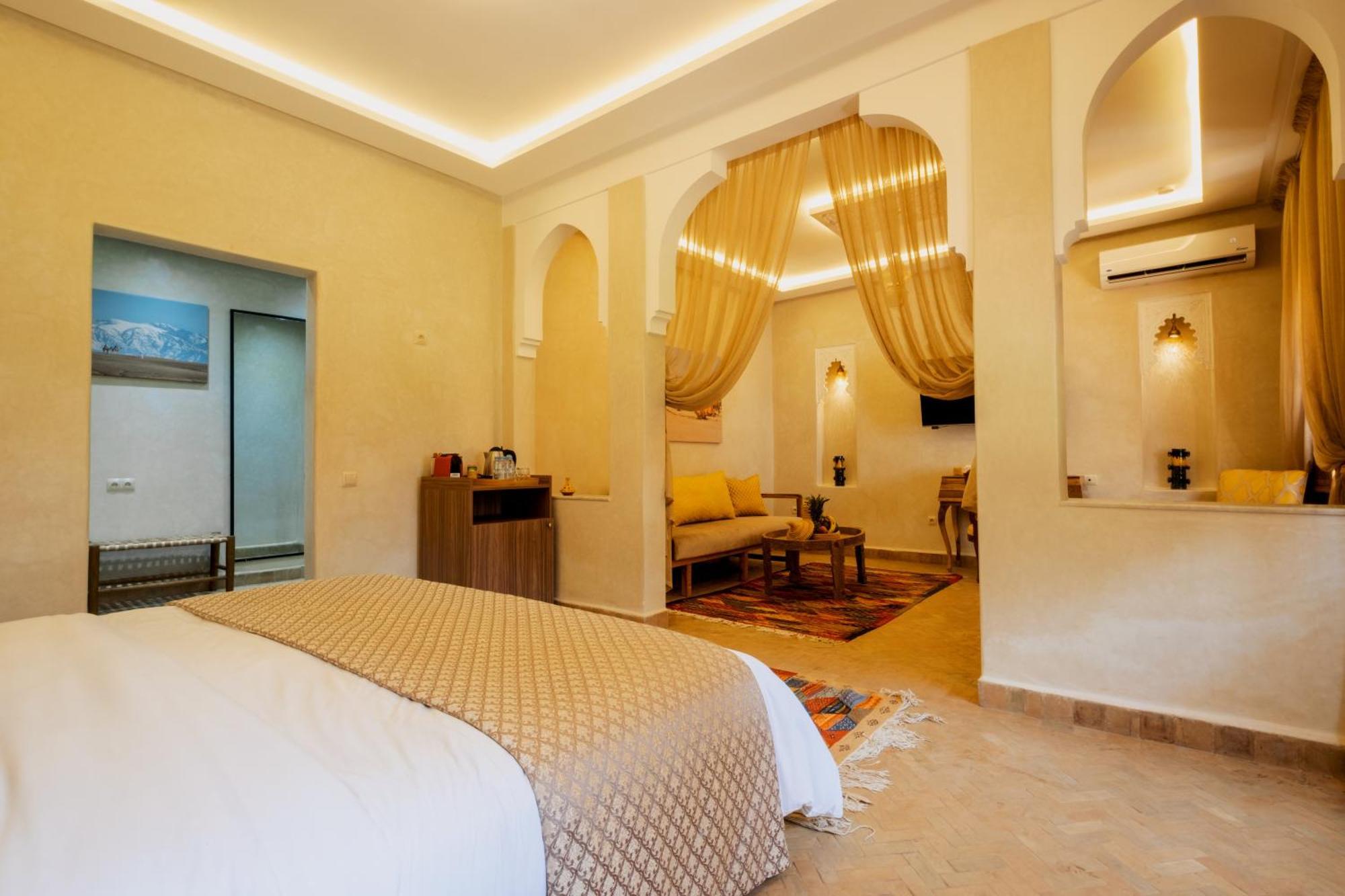 Le Palais Averroes - Adults Only Lagouassem Bagian luar foto